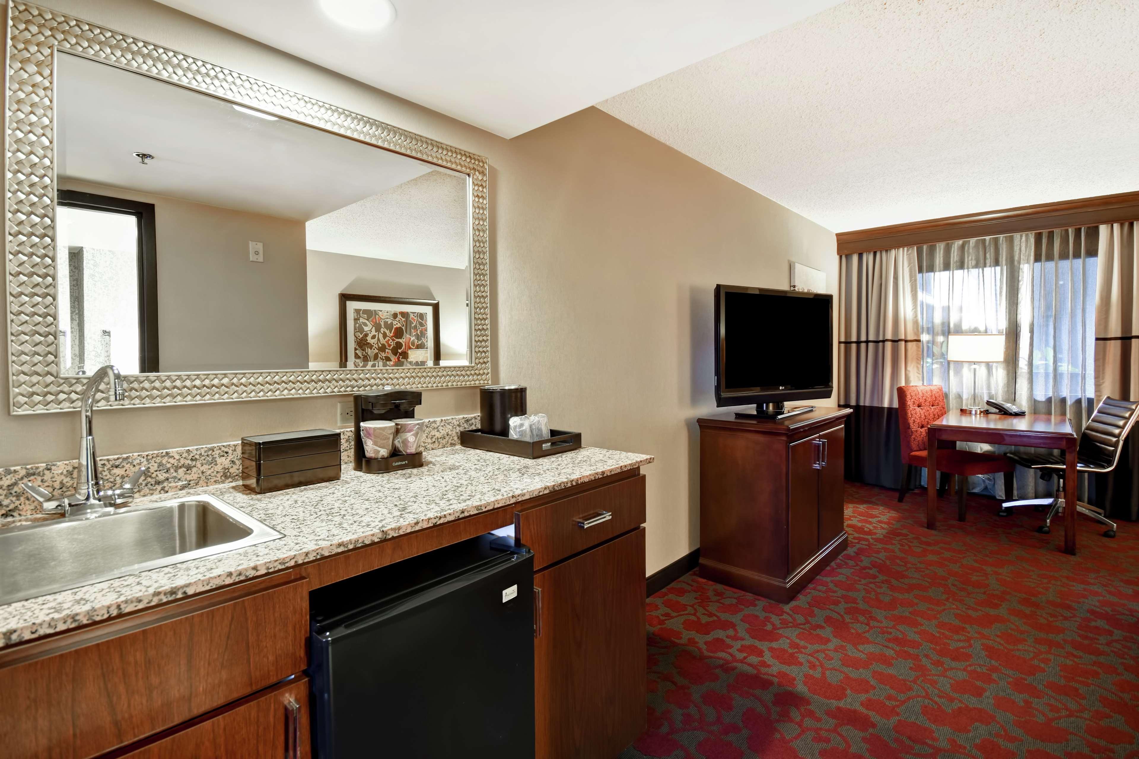 הרנדון Embassy Suites By Hilton Dulles Airport מראה חיצוני תמונה
