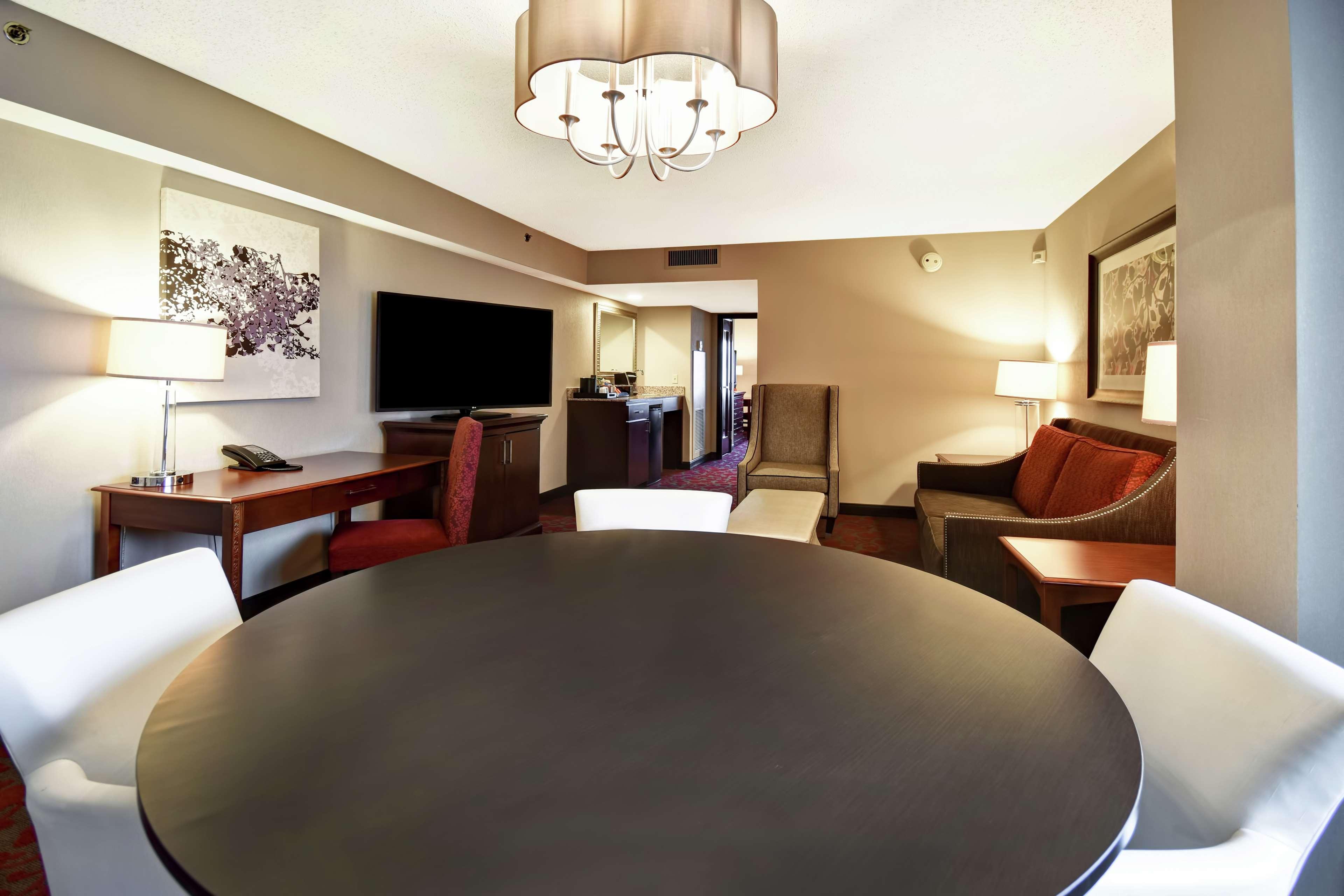 הרנדון Embassy Suites By Hilton Dulles Airport מראה חיצוני תמונה