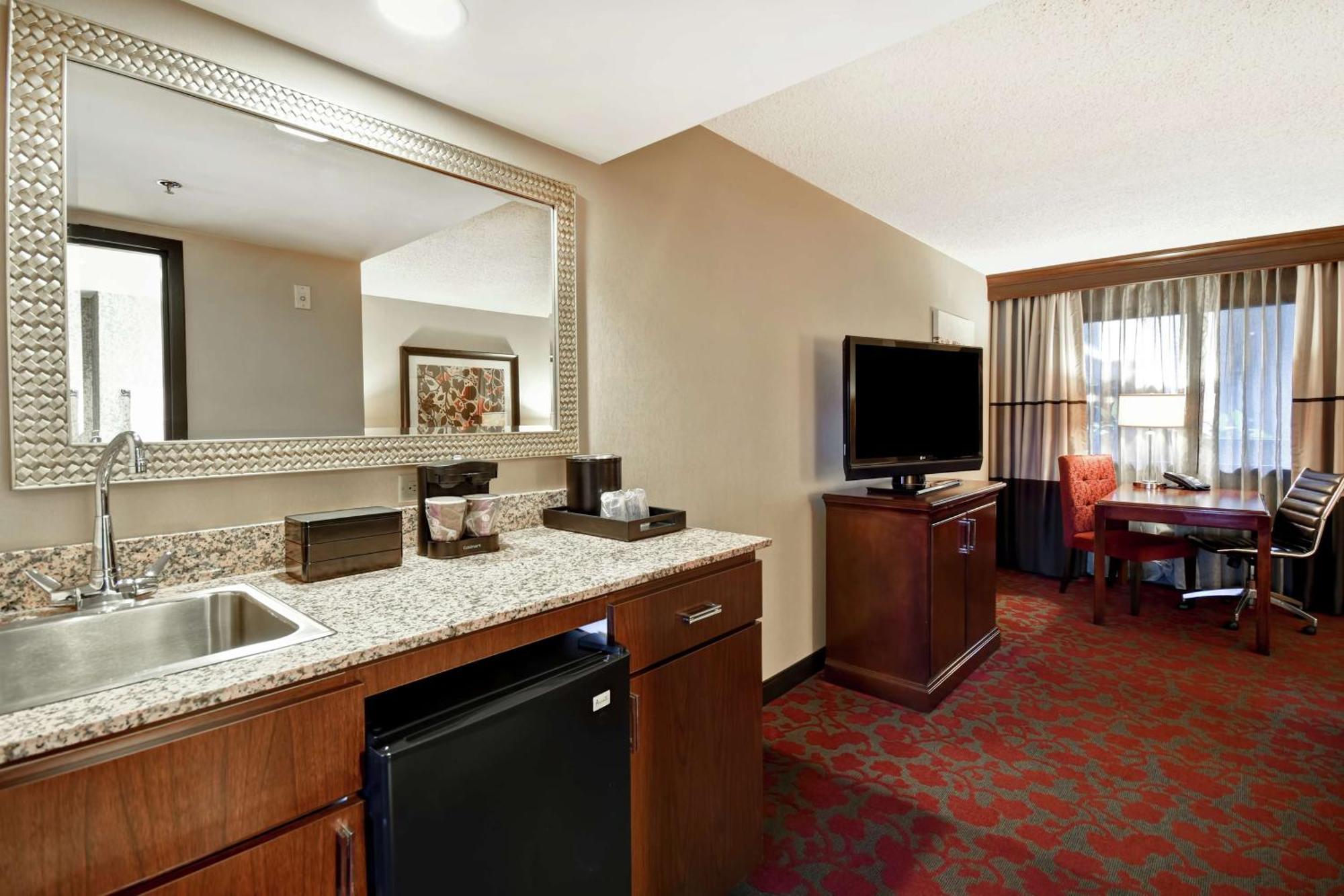 הרנדון Embassy Suites By Hilton Dulles Airport מראה חיצוני תמונה